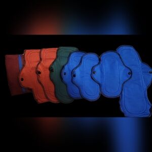 New In Box Aisle Reusable Menstrual Pad Kit Colorful Reusable Cloth Period Set